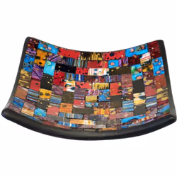 Coupelle vide poche artisanale rouge et bleu En céramique et verre Dimensions : Hauteur 5 cm - Longueur 19 cm - Largeur 19 cm ...