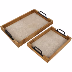 Lot de 2 plateaux en bois avec poignées Matériel: Bois Couleur naturelle Assemblage requis : NON 40x26x7 cm. Système d'ancrag ...