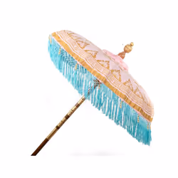 Parasol Balinais Rose à Franges Matériau : Bois/Polyester Couleur rose Assemblage requis : NON 150x150x200 cm. Système d'ancr ...