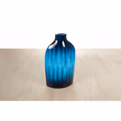 Vase en céramique bleue Formentera Matériel: Céramique Turquoise Assemblage requis : NON 55x32x80cm. Système d'ancrage : NON