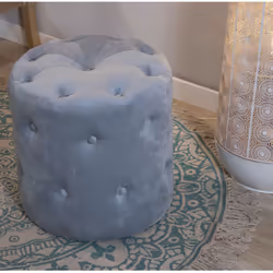 Pouf capitonné en Velours Bleu Plomb, Intérieur Bois °40X38,5 Cm, Dm/Poly╔Ster Matériel: Bois Mesures et informations supplém ...