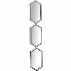 Miroir en métal argenté 16X4,5X88 Cm Matériel: Métal Mesures et informations supplémentaires : 16X4,5X88 Cm