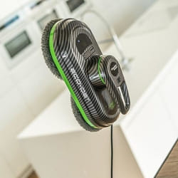 Robot lave-vitres intelligent Absolut Carbon WINCLEAN ECO-DE - 3 programmes - 12 chiffons microfibres inclus