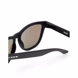 One polarized #carbono blue chrome