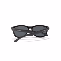 One polarized #carbono dark