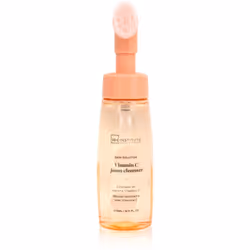 Le produit de nettoyage de la peau IDC Institute Vitamin C est un choix parfait pour le soin quotidien de la peau.