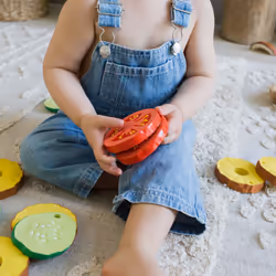 Oli&Carol Renato the Tomato anneau de dentition