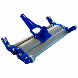 Nettoyeur de piscine idéal pour les piscines creusées d'une longueur maximale de 35 cm. Son corps articulé unique en 3 sectio ...