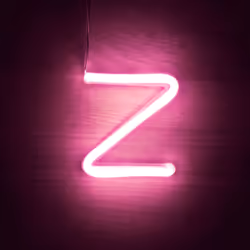 Les Lettres LED Rose reproduisent parfaitement l'effet visuel des anciennes enseignes néon. Son design modulaire vous permet ...