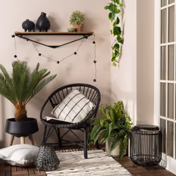 La Lampe à Poser LED Extérieure Solaire Mumbai intègre un panneau solaire qui vous permet de recharger sa batterie . Elle com ...