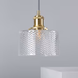 Description générale La Suspension Verre Matisse allie un design classique et élégant à des finitions de qualité supérieure. ...