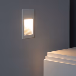 La Balise LED Extérieure 5W Encastrable au Mur Goethe Blanche est un élément d'éclairage complémentaire, qui émet une lumière ...
