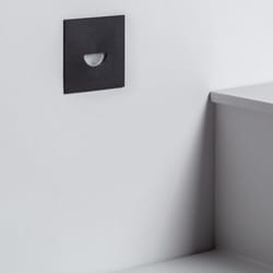 Balise led Extérieure 2W Encastrable au Mur Carrée Guell Noire 2700K Blanc chaud
