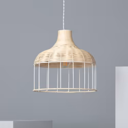 La Suspension Rotin et Métal Sliema a un design qui apporte de la naturalité et un air frais à n'importe quelle pièce. Elle e ...