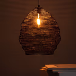 La Suspension Métal Milos combine un design unique et élégant avec des finitions de grande qualité. Ce type de lampes design  ...