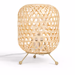 Description générale La Lampe à Poser Rotin Chia est l'élément de design idéal pour apporter une touche personnelle à votre e ...