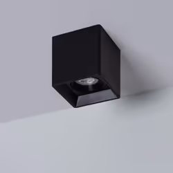Le Plafonnier Space Carré Noir avec Ampoule GU10 est un élément d'éclairage très décoratif grâce à son nouveau design intempo ...