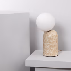 La Lampe à Poser Métal Society est le complément d'éclairage parfait qui donnera une touche subtile, originale et ludique à l ...