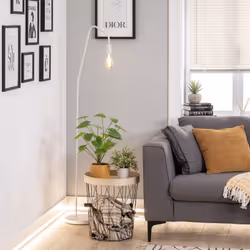 Moulure Plinthes Classic pour Rubans LED de grande qualité avec profil décoratif. Cette moulure fournit un éclairage décorati ...