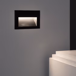 La Balise LED Extérieure 5W Encastrable au Mur Goethe Horizon Noire est un élément d'éclairage complémentaire, qui émet une l ...