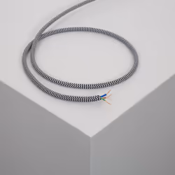Le Câble Électrique Textile est une gaine électrique avec une section de 1,5mm² composé de trois câbles multifilaires en cuiv ...