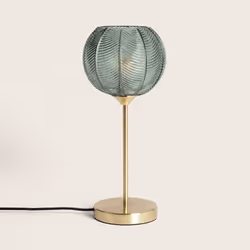 Description générale La Lampe à Poser Métal et Verre Klimt combine un design classique et élégant avec des finitions de quali ...