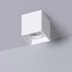 Le Plafonnier Space Carré Blanc avec Ampoule GU10 est un élément d'éclairage très décoratif grâce à son nouveau design intemp ...