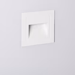 La Balise LED Extérieure 3W Encastrable au Mur Carrée Wabi Blanche est sans aucun doute, un élément très décoratif et versati ...