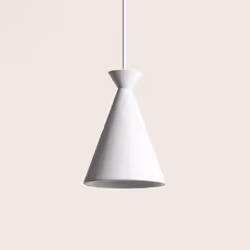La Suspension LED Aluminium Drake 6W est une fusion d'élégance et d'efficacité en matière d'éclairage. Fabriquée avec précisi ...