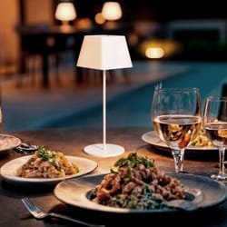 Lampe À Poser Led Extérieure Portative Aluminium Avec Batterie Rechargeable Willy Blanc