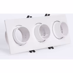 La Collerette Downlight Carré Orientable Faible UGR pour trois Ampoules LED GU10 / GU5.3 Taille 75x235 mm Suefix est un éléme ...
