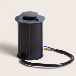 La Balise Extérieure LED 3W Encastrable au Sol Letso 3L Grise est une option discrète et élégante pour éclairer les espaces e ...