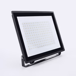 Ce Projecteur Extérieur de 100W offre un éclairage puissant et de haute qualité qui garantit une visibilité optimale dans n'i ...