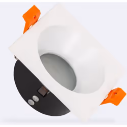 La Collerette Downlight Carrée IP65 pour Ampoule LED GU10 Coupe Ø75 mm est un élément d'éclairage au design intemporel et min ...