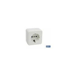 Surface de base carrée + tt (16a-250v)