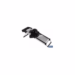 Mandoline EN ACIER INOXYDABLE. 41,8x16,5x6,5 cm Mandoline de cuisine en acier inoxydable de très bonne qualité. Mesures : 41, ...