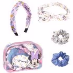 Les couettes des enfants ne demandent qu’à être décorées. L’accessoire cheveux Disney Minnie Beauty Set III donne à chaque ch ...