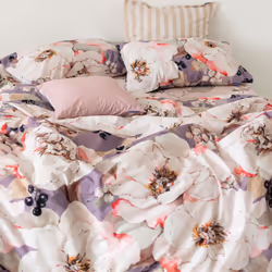 Housse de couette Pivoines blanches 240x220 cm (Lit 150/160) Matériel:100% coton Couleur: multicolore Observations :1 x Houss ...