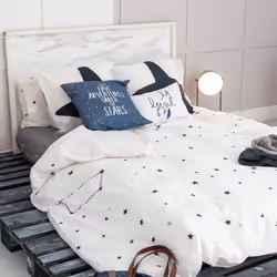 Housse de couette Constellation 200x200 cm (Lit 120) Matériel:100% coton Couleur: multicolore Observations :1 x Housse de cou ...