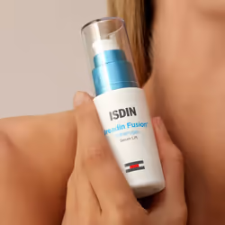 ISDIN 8470001691880 sérum et concentré pour le visage Sérum visage 30 ml Femmes