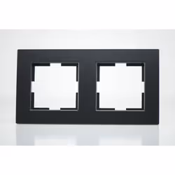 Cette plaque de finition plastique noir 2 postes 81x155x10mm possède une couleur éclatante et un toucher agréable. Elle doit ...