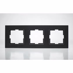 Cette plaque de finition plastique noir 3 postes 81x225x10mm possède une couleur éclatante et un toucher agréable. Elle doit ...