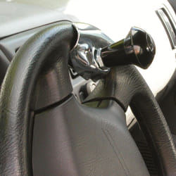 Carpoint - Boule universelle pour volant