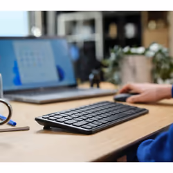 Trust Lyra clavier Bureau USB + RF Wireless + Bluetooth QWERTY Espagnole Noir - Vue supplémentaire 8