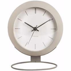 Le monde est à vos pieds avec l'horloge de table Nirvana Globe de Karlsson. Cette horloge ludique en fer doit son nom à son d ...