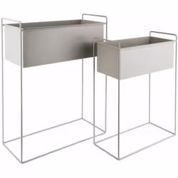 Amenez la jungle dans votre intérieur avec la collection de jardinière Essence. FICHE TECHNIQUE - Matière : Fer - Couleur : G ...