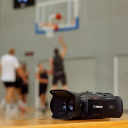 Canon LEGRIA HF G70 Caméscope portatif 21,14 MP CMOS 4K Ultra HD Noir - Vue supplémentaire 9