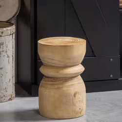 Optez pour cette table d'appoint originale de la marque WOOD pour équiper votre maison. Ses lignes incurvées comme sa matière ...