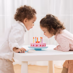 New Classic Toys Cutting Cake - Birthday