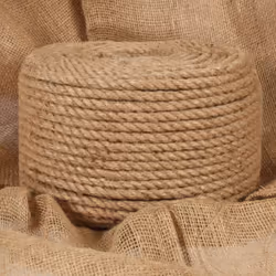 Description générale Cette corde de jute est très populaire grâce à son application universelle. Idéale pour l'agriculture, l ...